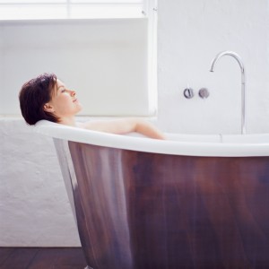 Learn How to Choose a Material for Your Brand New Bathtub